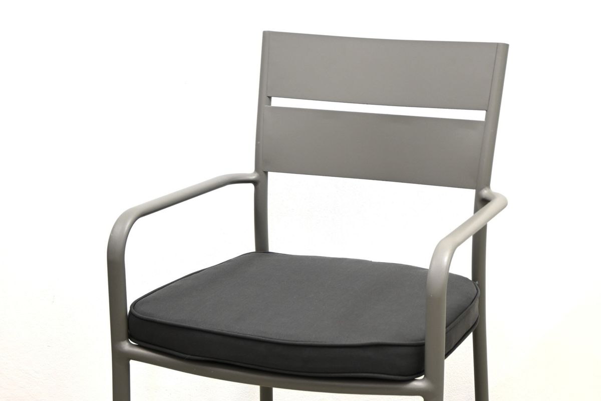 Anne setepute - design Antrasittgrå