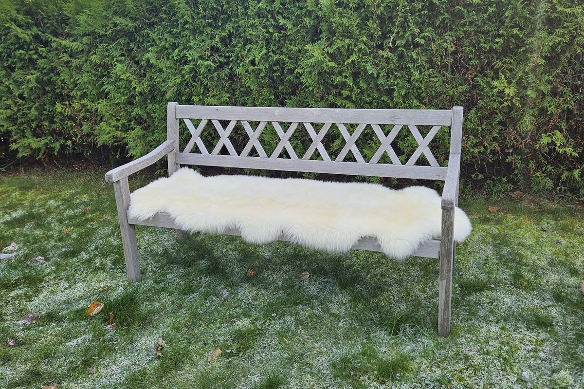 Skinnwille Gently dobbelt saueskinn - hvit 