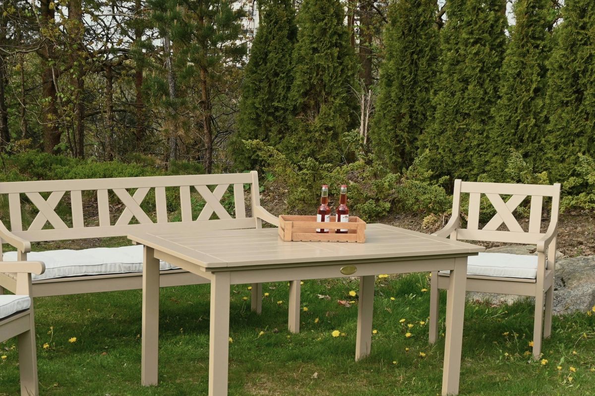 Lakkøy sett 3+1+1 m/puter+spisebord - sandbeige/Perlemorsbeige